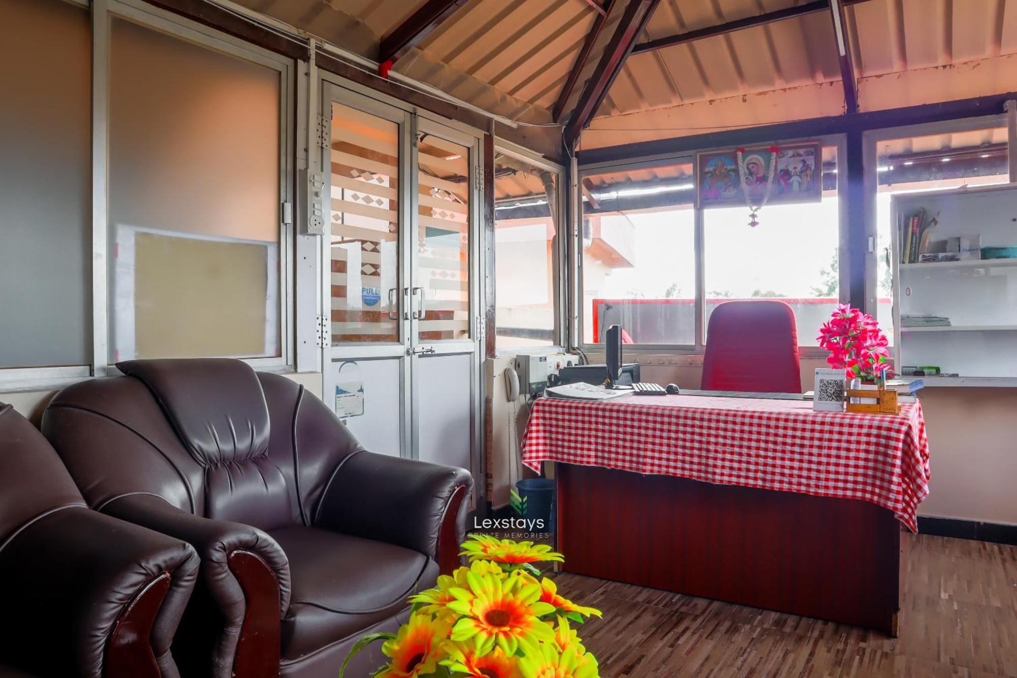 Vijaya Deepa Guest House By Lexstays 乔奥诺奥尔 外观 照片